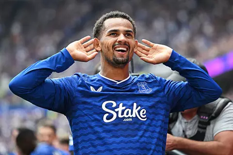 تقارير: إيليمان ندياي يجذب اهتمام عمالقة الدوري الإنجليزي